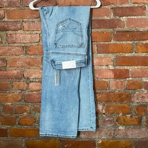 SOLD - American Eagle Boyfriend fit jeans
